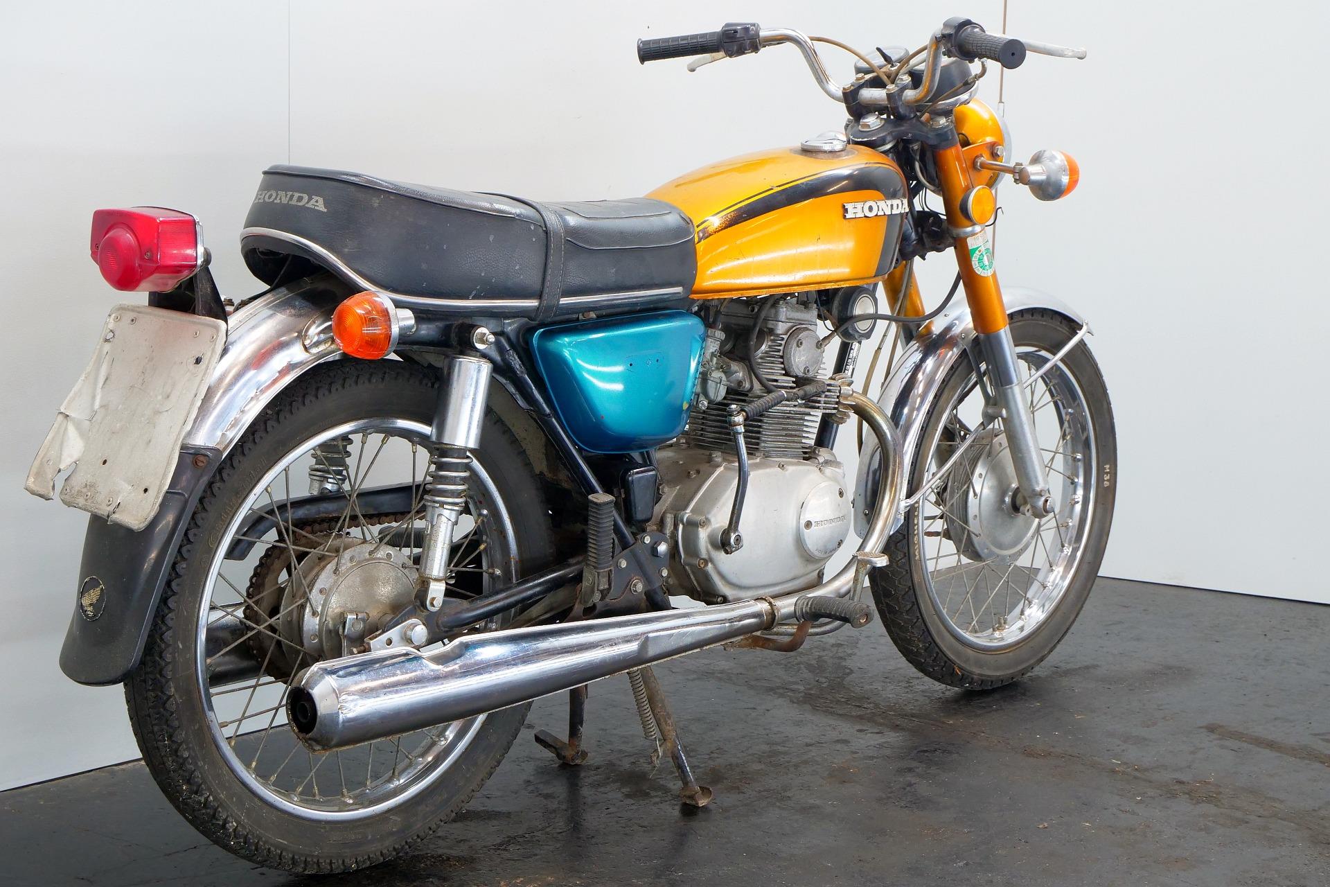 Classic Motorcycle  Honda CB 125 1971 125cc 2 cyl ohc